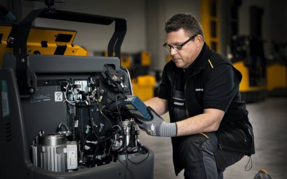 stage-acute-service-case-trucks