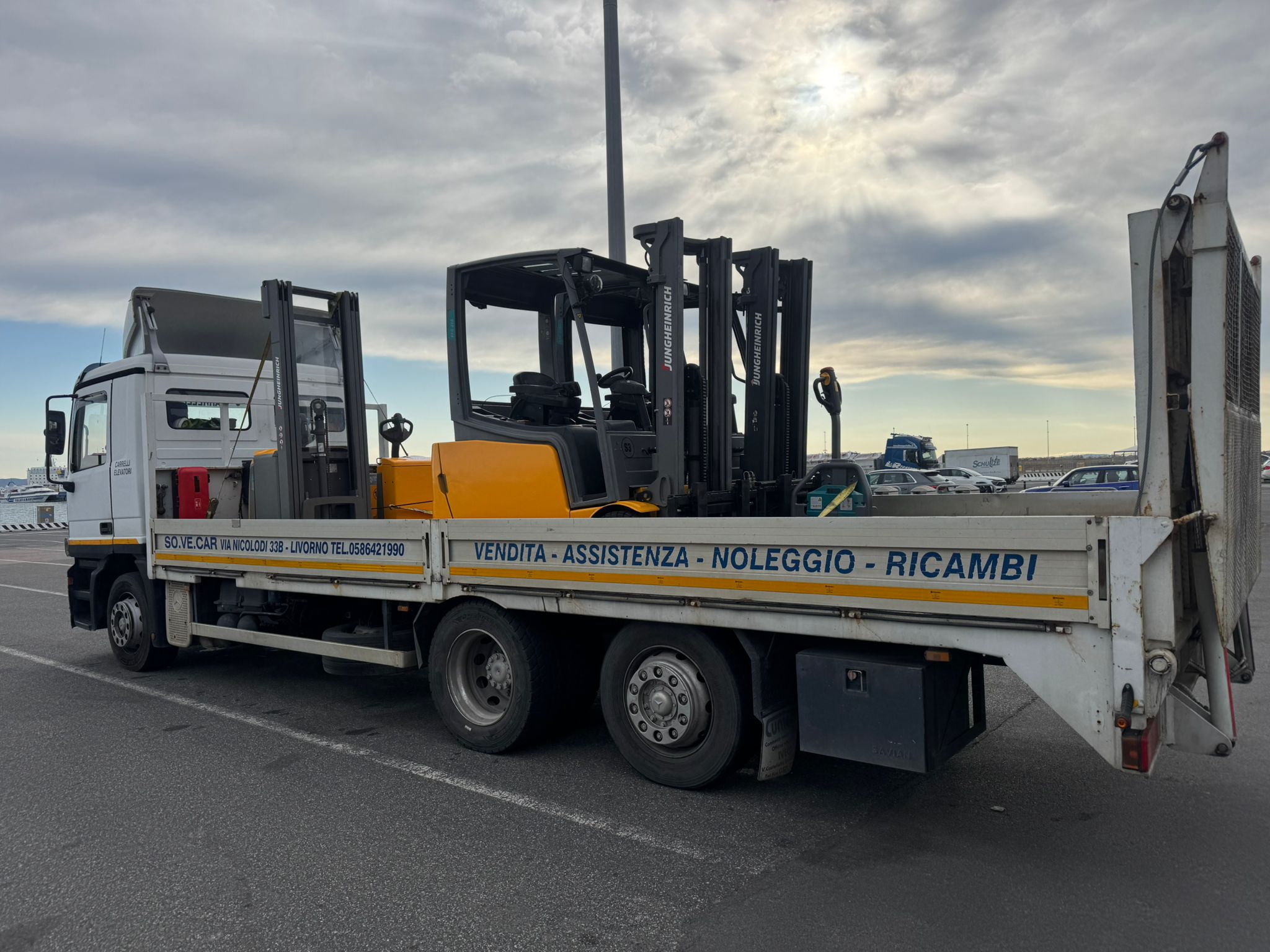 consegna carrelli elevatori So.Ve.car srl per noleggio all'Isola d'Elba